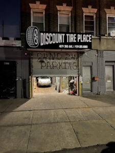 DISCOUNT TIRE PLACE
