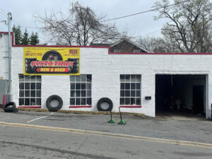 GUSTO TIRES