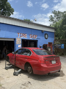 La Estrella 35 Tire Shop