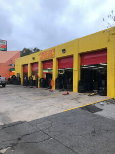 Chinoβs Tire Shop