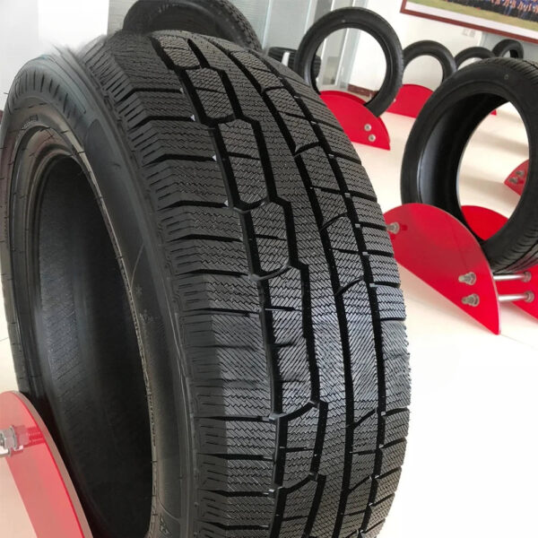 Joy Road High Quality 265/70R17 Mud Tire Radial Winter PCR Rubber Car Tyre Tubeless MT Design For Cars - Image 5